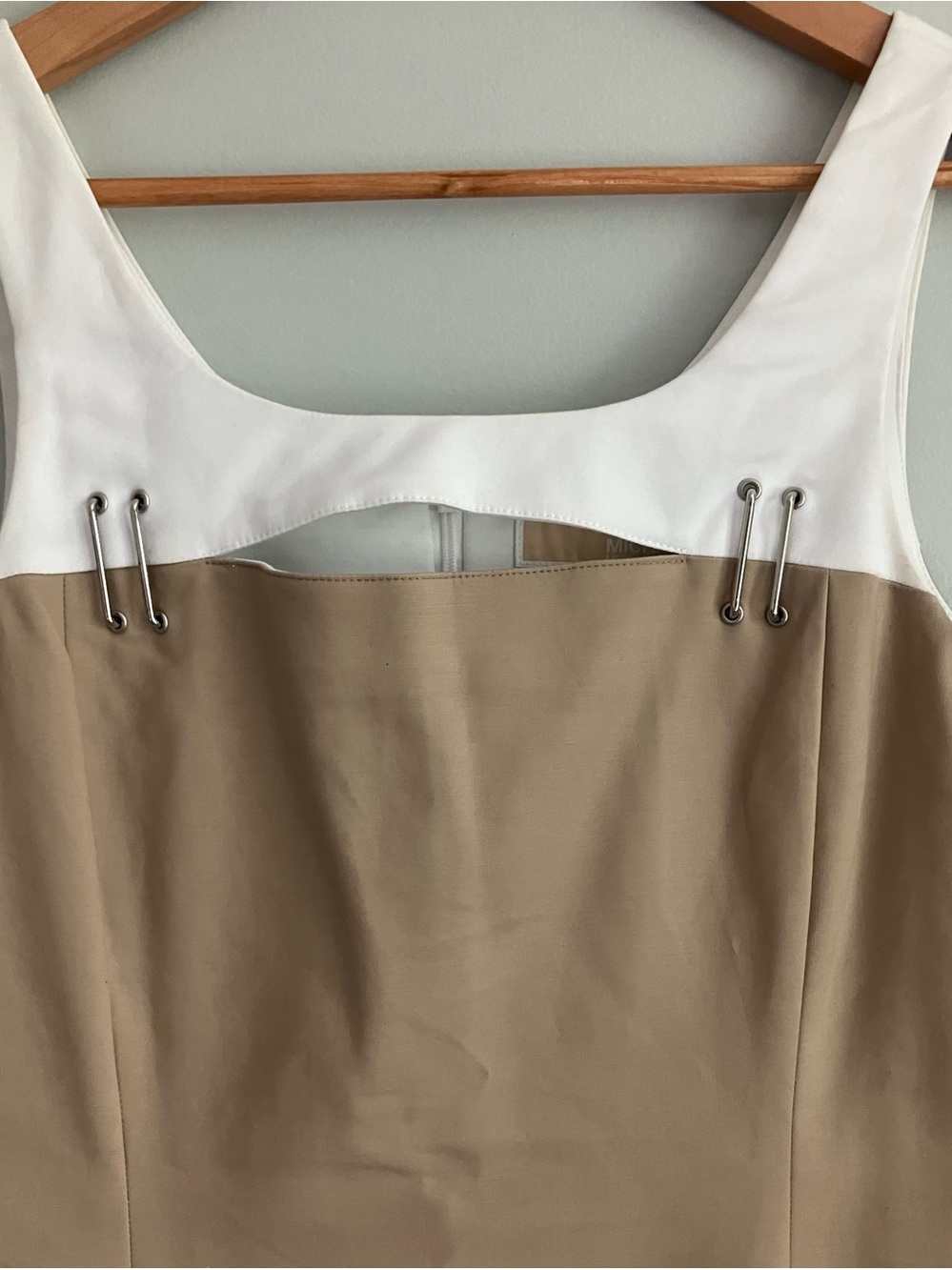 MICHAEL KORS White and Tan Sheath Dress Size 8 - Picture 3 of 11